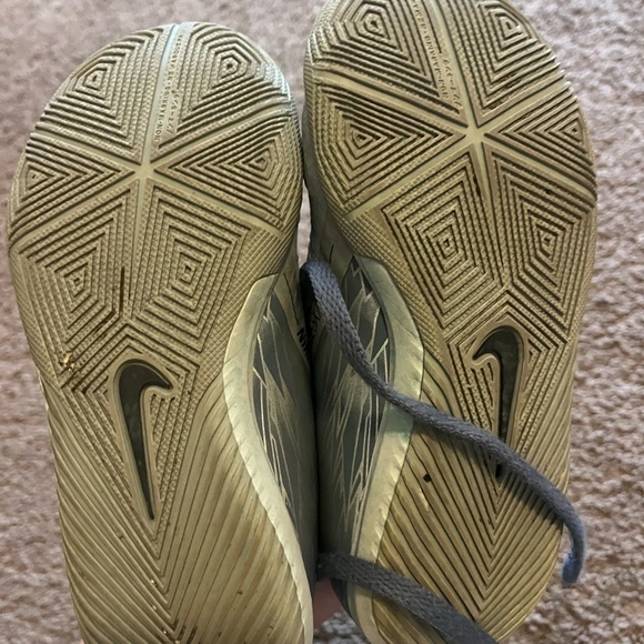 Gray Nike phantom venom shoes - Picture 5 of 6